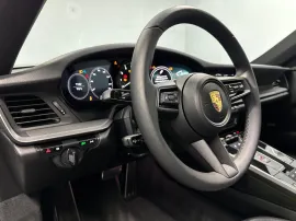 Voiture Porsche 992 Carrera Coupé (385 PS) - PDK