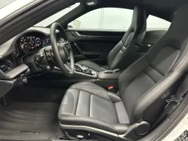 Voiture Porsche 992 Carrera Coupé (385 PS) - PDK