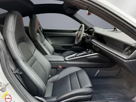 Voiture Porsche 992 Carrera 4S Coupé - 450 PS - PDK
