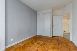 Vente 2/3 PIÈCES AVEC SÉJOUR ET CHAMBRE CLIMATISÉS – AVENUE SHAKESPEARE
