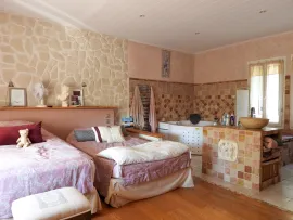 Vente Entrecasteaux - Maison de caractère - Gîtes - Terrain 7733 m2