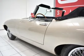Voiture JAGUAR Type E Cabriolet 4.2L