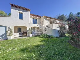 CHARMANTE VILLA AVEC PISCINE AU CALME PLASCASSIER VUE DEGAGEE SA Mouans Sartoux