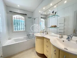 Vente CHARMANTE VILLA AVEC PISCINE AU CALME PLASCASSIER VUE DEGAGEE SA