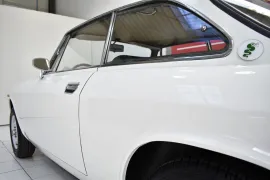 Voiture ALFA ROMEO 2000 Coupé GT Veloce