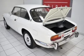 Voiture ALFA ROMEO 2000 Coupé GT Veloce