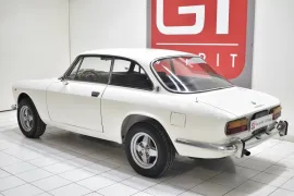 Voiture ALFA ROMEO 2000 Coupé GT Veloce