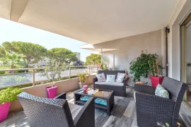 Vente ANTIBES - MOYENNES BREGUIERES : 2 pièces, vaste terrasse, vue me