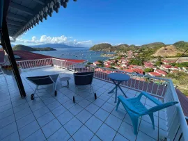 Vente Maison à Terre de Haut avec vue sur la baie.