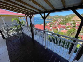 Vente Maison à Terre de Haut avec vue sur la baie.