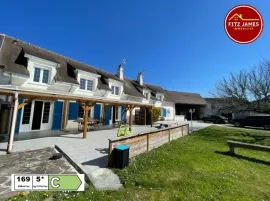 LONGERE 170M² + DEPENDANCE 75M² Chantilly
