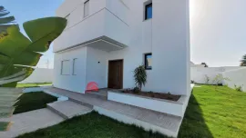 Vente VILLA AVEC PISCINE À MEZRAYA DJERBA ZA - RÉF V620