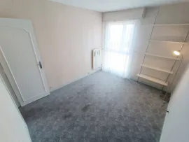 Vente T4 à saisir avec parking et cave