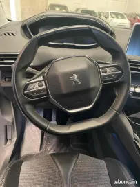 Voiture Peugeot 3008 SUV 1.2 THP/ PureTech 130 1199cm3 131cv