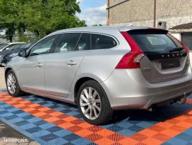 Voiture Volvo V60 2.0D D3 - 16V TURBO