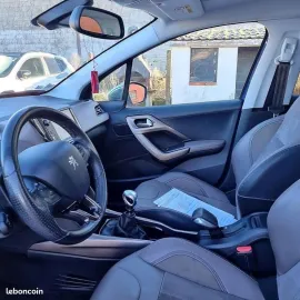 Voiture Peugeot 2008 I (CU_) 1.6 BlueHDi 120 (120Cv)