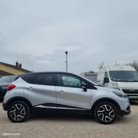 Voiture Renault Captur 1.2i - 16V TURBO TCE 120