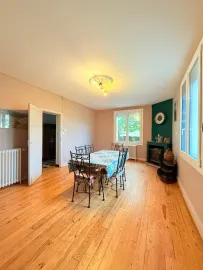 Vente Maison familiale de 6 chambres sur vaste terrain