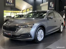 Voiture Skoda Octavia Break COMBI 2.0 TDI 115 CV AMBITION PLUS /CAM/CAR PLAY/FULL LED /OPTIONS