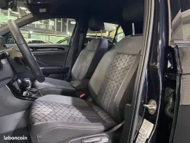 Voiture Volkswagen T-Roc DSG 150 CV R-LINE ÉDITION /JA 19+ATTELAGE /TVA RÉCUPÉRABLE