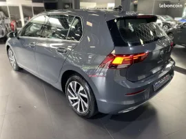 Voiture Volkswagen Golf VIII Berline Style 1st eHybrid