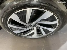 Voiture Volkswagen Golf VIII Berline Style 1st eHybrid