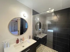 Vente La Motte - Villa 210m2 env. 6 pièce(s) sur terrain plat d'un hectare env. 6 Box à chevaux Piscine Belle vue