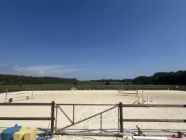 Vente La Motte - Villa 210m2 env. 6 pièce(s) sur terrain plat d'un hectare env. 6 Box à chevaux Piscine Belle vue
