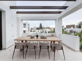 Vente Golden Mile : Villa de luxe avec vue mer emplacement premium.