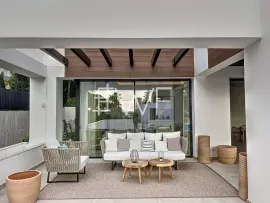 Vente Golden Mile : Villa de luxe avec vue mer emplacement premium.