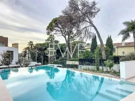 Vente Golden Mile : Villa de luxe avec vue mer emplacement premium.