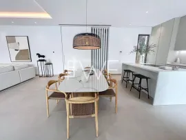 Vente Golden Mile : Villa de luxe avec vue mer emplacement premium.