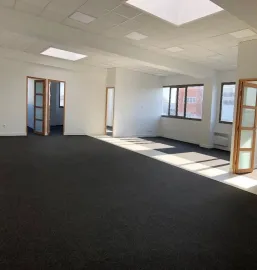 Bureaux de 330m² - Villeneuve la Garenne Villeneuve-la-Garenne