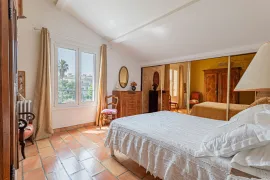Vente Golfe-Juan – Maison familiale avec piscine & dépendance