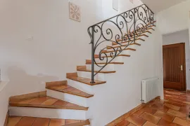 Vente Golfe-Juan – Maison familiale avec piscine & dépendance