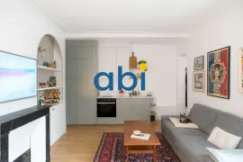 Location Appartement Chic et Calme au Cœur du Quartier Village Popincourt