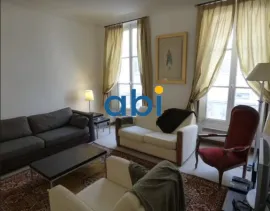 joli immeuble très bien situé Paris 9e