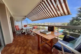 Vente Dernier étage sud grande terrasse vue mer.