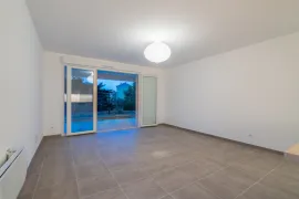 Vente Appartement T4 RDC surélevé 84m² + 110m² extérieur