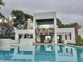 Golden Mile : Villa de luxe avec vue mer emplacement premium. Marbella