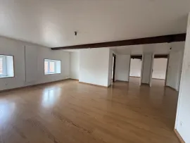 Location Appartement F5 de 140m2