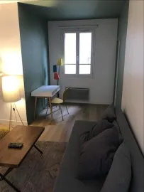 Location Charmant 2 pièces Meublé Paris 18