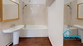 Location Le Chesnay, limite Versailles, lumineux T5 avec loggia