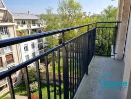 Vente Rive-Droite, grand 2 pièces avec balcon