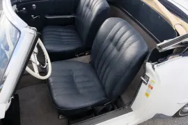 Voiture 1956 Mercedes 190SL