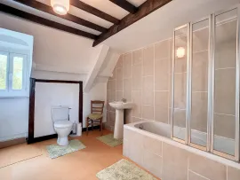 Vente Propriété d'environ 426 m2 sur 5,2 hectares avec dépendance