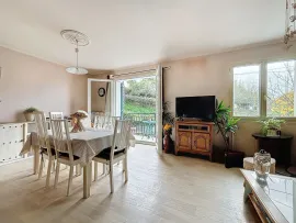 Vente Maison avec vie de plain-pied, jardin arboré et sous-sol com