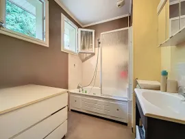 Vente Maison avec vie de plain-pied, jardin arboré et sous-sol com