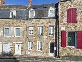 Maison de ville avec ascenseur, garage et jardin, à vendre a Brectouville