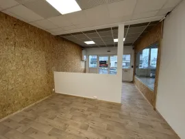 Location local commercial sur axe passager